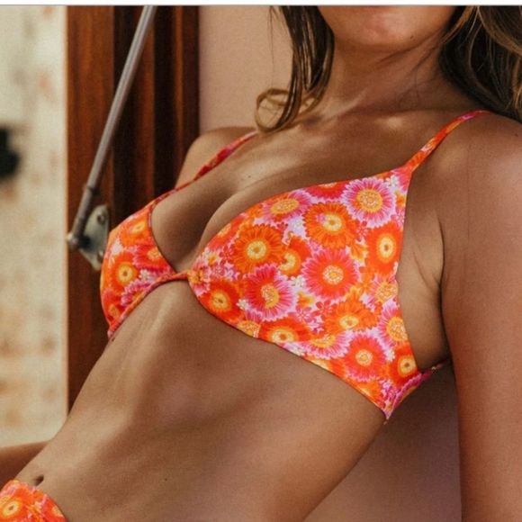 REVOLVE Other - 𝅺VDM Heidi Underwire Daisy Floral Bikini Top